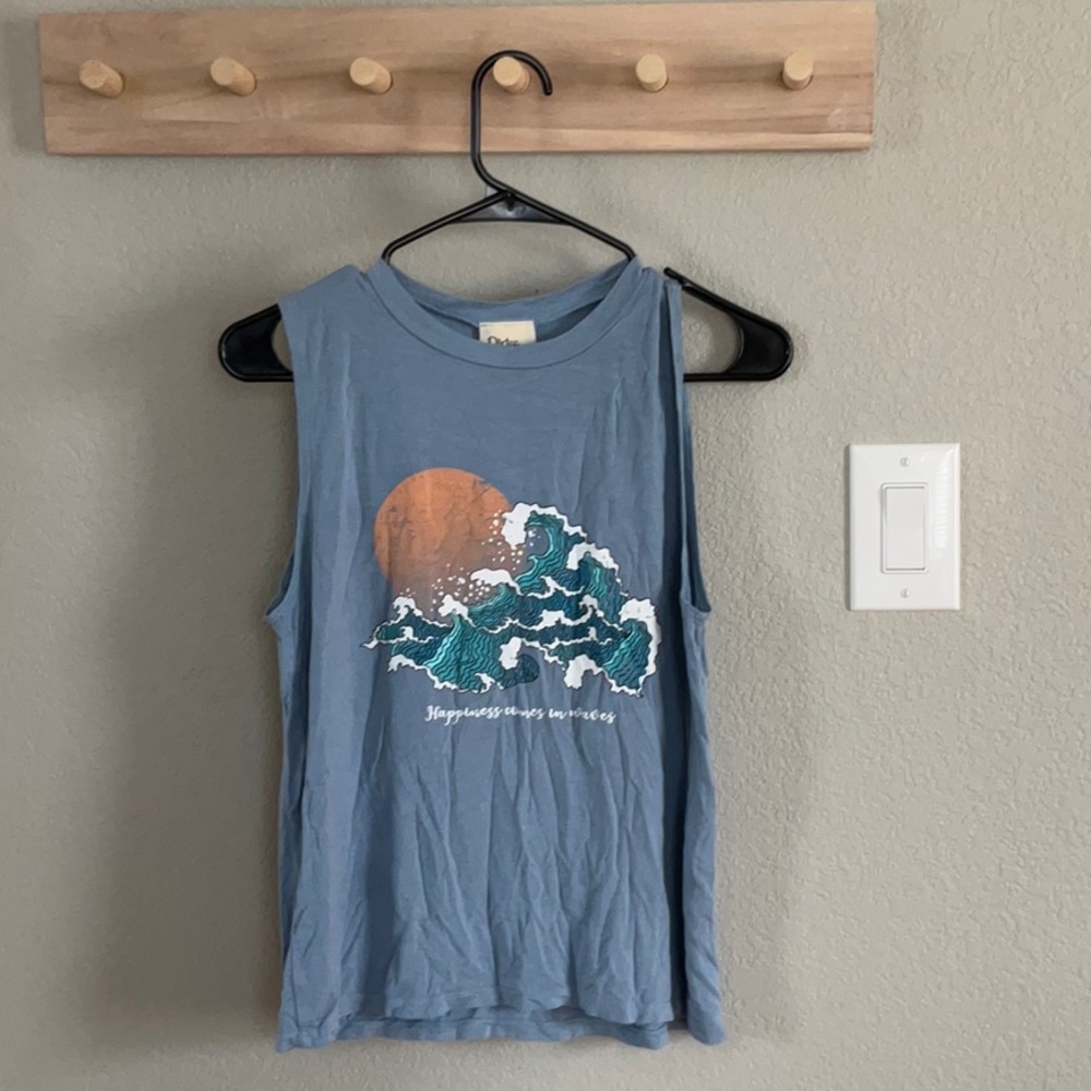 Ocean Waves Women’s Tank
